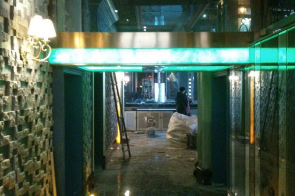 荣泰按摩椅在重庆，一坐即享养生SPA之旅！