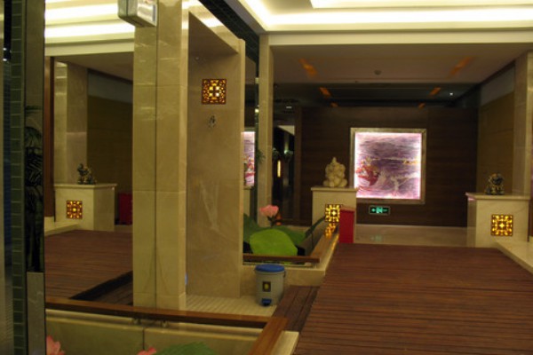 重庆养生秘籍：特色丰胸按摩，美丽升级！